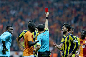 Bunlardan 4 'ünü fenerbahçe kazandı, 3 'ünü galatasaray kazandı, 1'i berabere bitti. Cuneyt Cakir Kac Derbi Yonetti Galatasaray Ve Fenerbahce Nin Kazandigi Mac Sayisi Kac