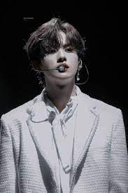 lee know aesthetic stray kids black aesthetic stray kids black and white lee know black and white