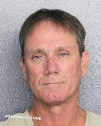 Daniel Loring's Instagram, Twitter & Facebook