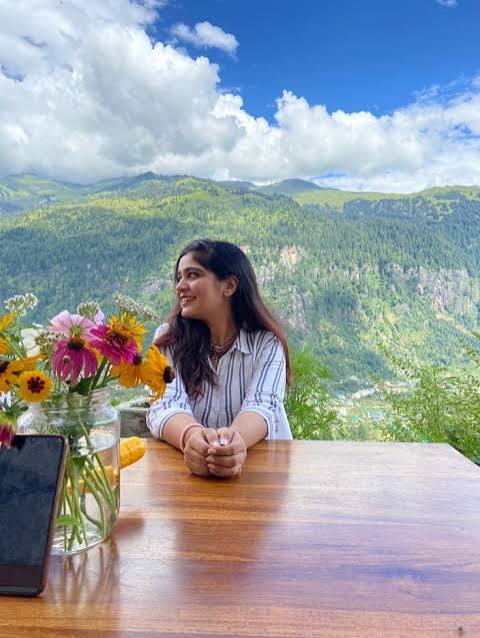 Best cafes in Manali | Leh to manali road trip, Veg restaurants in manali, Manali photography