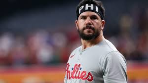 Phillies' Kyle Schwarber give slugger's golf guide at Phoenix Open