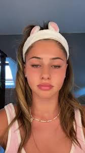 Alyssa Rupert Augenbrauen Cut