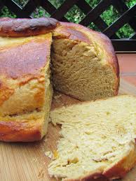 Pode ser doce, como este, pode. Folar De Pascoa Com Erva Doce Folar Da Pascoa Cozinhar Sobremesas Receitas