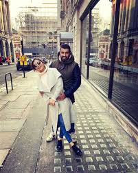 محمد سامي يثير الجدل بتدوينة غامضة عن ولد الغلابة. ØµÙˆØ±Ø© Ø±ÙˆÙ…Ø§Ù†Ø³ÙŠØ© Ù„Ù…Ø­Ù…Ø¯ Ø³Ø§Ù…ÙŠ ÙˆÙ…ÙŠ Ø¹Ù…Ø± ÙÙŠ Ø´ÙˆØ§Ø±Ø¹ Ù„Ù†Ø¯Ù† Ø®Ø¨Ø± ÙÙŠ Ø§Ù„ÙÙ†