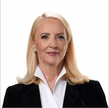 Prof.dr. Sebija Izetbegović danas je u društvu supruga Bakira Izetbegovića  prisustvovala druženju sa građanima Sarajeva na Trebeviću u organizaciji  SDA Stari Grad.