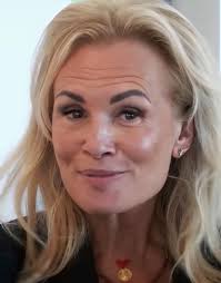 Net binnen: 'Huwelijksaanzoek Leontine Ruiters'🤩. Lees er alles over in de  comments onder de afbeelding 👇