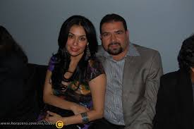 7461 Eli Camargo y su esposawtmk