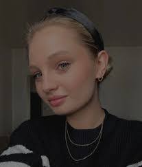 Gabriela Drew's Instagram, Twitter & Facebook