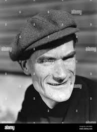 DUNCAN MACRAE in WHISKY GALORE ! 1949 director ALEXANDER MACKENDRICK novel  Compton Mackenzie screenplay Compton Mackenzie and Angus MacPhail producer  Michael Balcon An Ealing Studios production