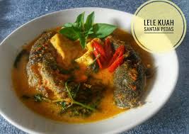 Selain ayam, masak habang juga bisa disajikan dengan telur ayam atau bebek, ikan gabus, daging sapi hingga cumi. Resep Lele Kuah Santan Pedas Oleh Bundanya Aka Cookpad