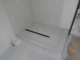 Compania supraten livreaza cadita de dus din acril t201 80x80x14cm. Finisaje Interioare Imagini Baie Cu Cada Dus Zidita Si Placata Cu Gresie Galerie Imagini Amenajari Interioare Finisaje Baie