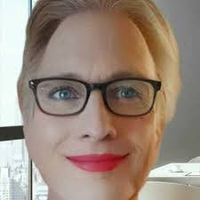 Diana Morris's Instagram, Twitter & Facebook