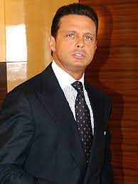 Luis Miguel Caught Without Aracely Arambula People En Espanol