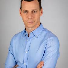 דן מרגלית לא הציב שום תנאי לפני שהזמין אותי לשיחה בסלון ביתו. כמראיין  הוותיק בישראל הוא יודע משהו על הדינמיקה העיתונאית, ולבטח הבין את מה שלא  נאמר אבל היה ברור לשנינו: שזה