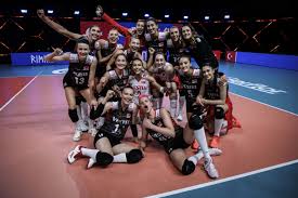 Kadınlarda genellikle kısa ve vücuda yapışan şortlar tercih edilirken, erkek voleybolcular daha geniş. Turkiye Voleybol Federasyonu Tvf Tvf Org Tr Turkiye Voleybol Federasyonu Tvf