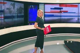 Ετσι η ρεπόρτερ του espn ρώτησε τον. Gnwsto Zeygari Ths Showbiz Anazhta Nea Stegh Gia Ton Erwta Toy Photos Gossip Tv Gr