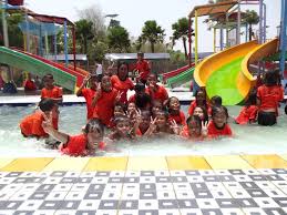 Sentuhan dan alami jiwa serta semangat masyarakat desa…. Kolam Renang Tiara Park Waterboom Jember Tempat Wisata Di Jember Jawa Timur