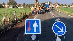 Worldwide distance calculator with air line, route planner, travel duration and flight distances. Les Bas Cotes De La Route Amenages