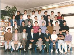 Smic mensuel brut en euros pour 169h de travail. Photo De Classe Terminale D De 1990 Les Francs Bourgeois Copains D Avant