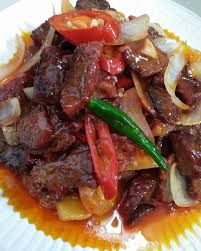 Kalau di kedai makan, kalau sebut nasi goreng yang ada daging, saya sangat selalu memesan nasi goreng daging kunyit. Cara Masak Nasi Goreng Usa Sedap Secara Homemade