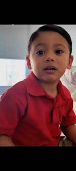 Rico abrazo de Marlene Gilbert y su hija