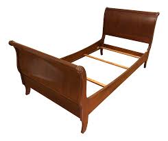 Irrespective of whether by yourself are becoming married, purchasing your initially household or simply going into your initially genuine house of your personalized. Ethan Allen Cherry Twin Sleigh Bed Chairish