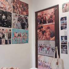 8 Dekorasi Kamar Untuk Fans Bts Bakal Kece Walau Cuma Pakai Poster