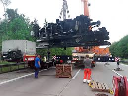 Dabei wurde das fahrerhaus eines lkws zerstört. Verkehrschaos Auf Der A4 Nach Lkw Brand Bergung Gestaltet Sich Aufwendig Wochenendspiegel