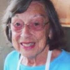 Janet Defelice's Instagram, Twitter & Facebook