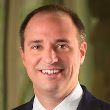 Maddox succeeds Steve Wynn: Travel Weekly