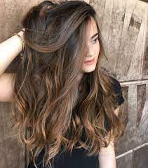 Aus Balayage Wird Flamboyage Was Macht Den Neuen Farbtrend So Besonders Brown Hair Balayage Hair Styles Dark Brown Hair Balayage