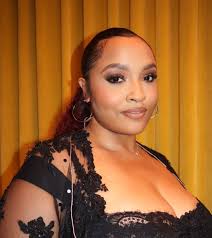 ALEX ISLEY for Spotify ✨ @lovealexisley x @spotify Makeup:  #BobbieRileyBeauty