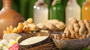 Jamu tradisional sangat mudah untuk dibuat sendiri di rumah, dan tentunya tidak perlu mengeluarkan uang banyak, seperti untuk membeli obat atau suplemen diet. 7 Ramuan Tradisional Penurun Berat Badan Ibu Menyusui Tertarik Coba