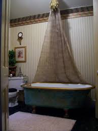 Stay true to your design style, and you'll design a beautiful bathroom space that's attractive and easy to take care of for years to come. Eye For Design Decorating With Claw Foot Tubs