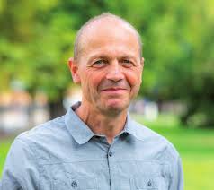 3 &/23#(5.'3-!'!:). $%2 7%343œ#(3)3#(%. (/#(3#(5,% :7)#+!5