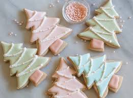 Decorating sugar cookies always seems like a good idea, but they never quite turn out like the ones baked by the professionals. 50 Christmas Sugar Cookie Recipes Purewow