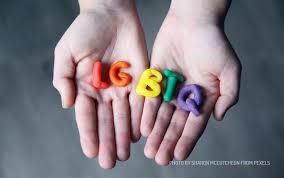 Merupakan suatu kewajaran bila kita merasa senang terhadap suatu yang menggembirakan. Berotot Belum Tentu Pria Tulen Inilah Ciri Ciri Pria Gay Yang Perlu Kalian Ketahui Blog Unik