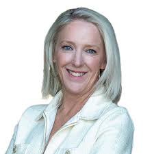 Lacy Conway Joins the Bennion Deville Homes Rancho Mirage Office