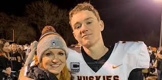'Pioneer Woman's' son announces plans to play football at USD - Pigeon605