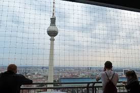 All rooms and suites at the park inn by radisson berlin alexanderplatz have marble bathrooms with power showers and heated floors. Aussichtsplattform Park Inn Hotel Berlin