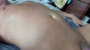 Belly button bouncing - XVIDEOS.COM