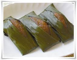 Ubi kayu, santan parut, gula melaka, sedikit garam, daun pisang alat yg di perlukan: Lepat Ubi Kaytieze S Kitchen