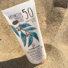 Slide 1 plant based cosmo award. Australian Gold S Matte Sunscreen Doubles As A Primer For Oily Skin Allure