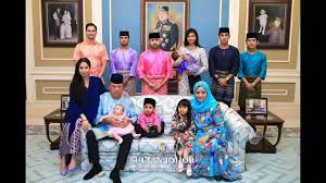 Kemahkotaan dymm sultan ibrahim sultan johor. Sambutan Aidilfitri Keluarga Diraja Johor Youtube