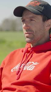 Sami Leach's Instagram, Twitter & Facebook