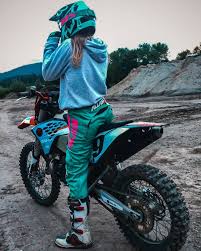 Pin By Tzenh Ka On Mhxanh Motocross Girls Dirt Bike Gear Dirt Bike Girl