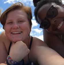 Ella Mosher (@Elllammo)