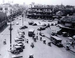 บร เวณวงเว ยนโอเด ยน ถ ายจากต กห วถนนเยาวราช ถนนท เห นตรงไปน นจะเป นย านตลาดน อย ส วนทางซ ายม อตรงข ามวงเว ยนจะไปออกห วลำโพง กร งเทพมหานคร อด ต ภาพเก า