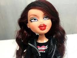Bratz Doll Doll W Red Auburn Hair Black Streaks Nice Outfit I Do Not Know If This Is Her Original Outfit Doll Hair Hair Pictures Auburn Hair