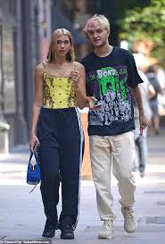 Yup, dua recently dyed her hair blonde and shortly after, her boyfriend anwar followed suit. Dua Lipa Beams With Her Boyfriend Anwar Hadid After Her 9m Earnings Were Revealed Daily Mail Online